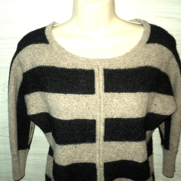 Loft Sweater Pullover Women's Sz M Tan and Gray Stripes 3/4 Sleeves Rayon Blend - Picture 2 of 5